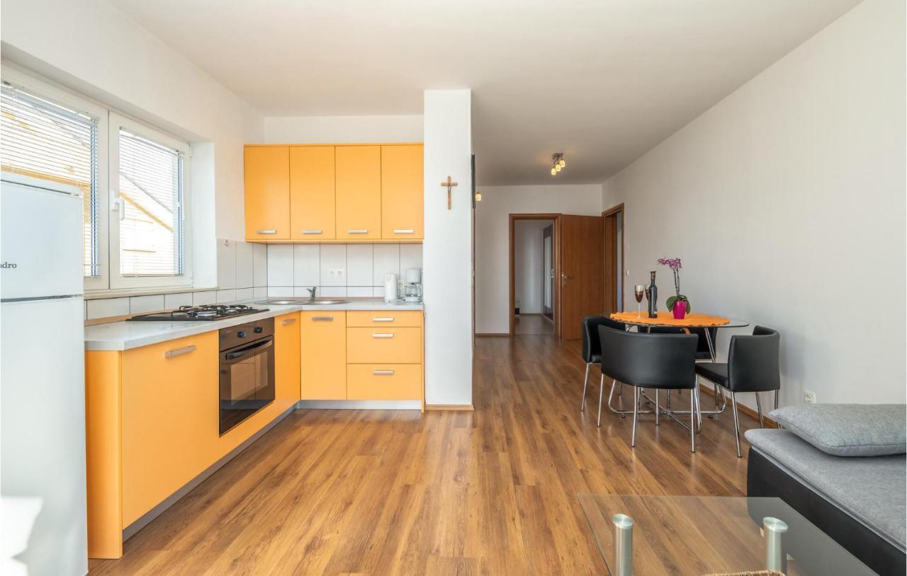 Stunning Apartment In Crikvenica With Wifi Exterior foto